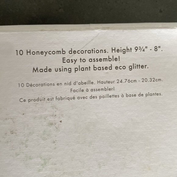 NEW 10 pieces  Meri-Meri honeycomb holiday paper decorations, nothing missing - Picture 6 of 17